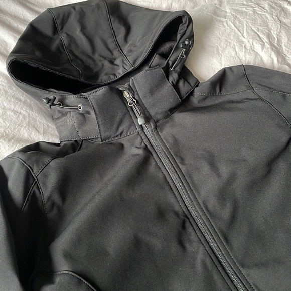 ⭐️NWT⭐️ | Black soft shell parka- Eddie Bauer - Picture 3 of 13